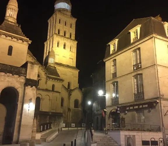 Du Marche Au Bois 페리괴